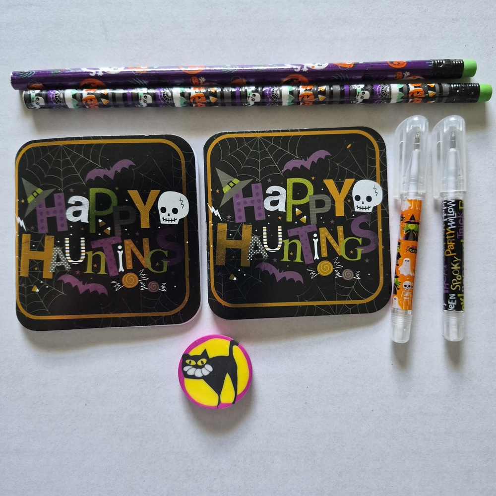 *FREE* Halloween Happy Haunting Mini Notebook Set With Pencils, Pens & Eraser